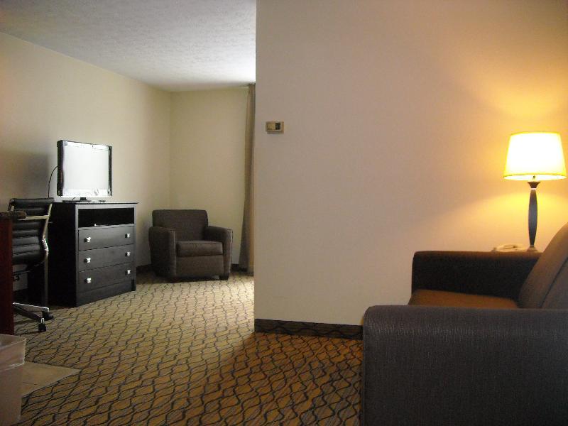 Holiday Inn Express Hotel & Suites Cadillac By Ihg Exterior photo